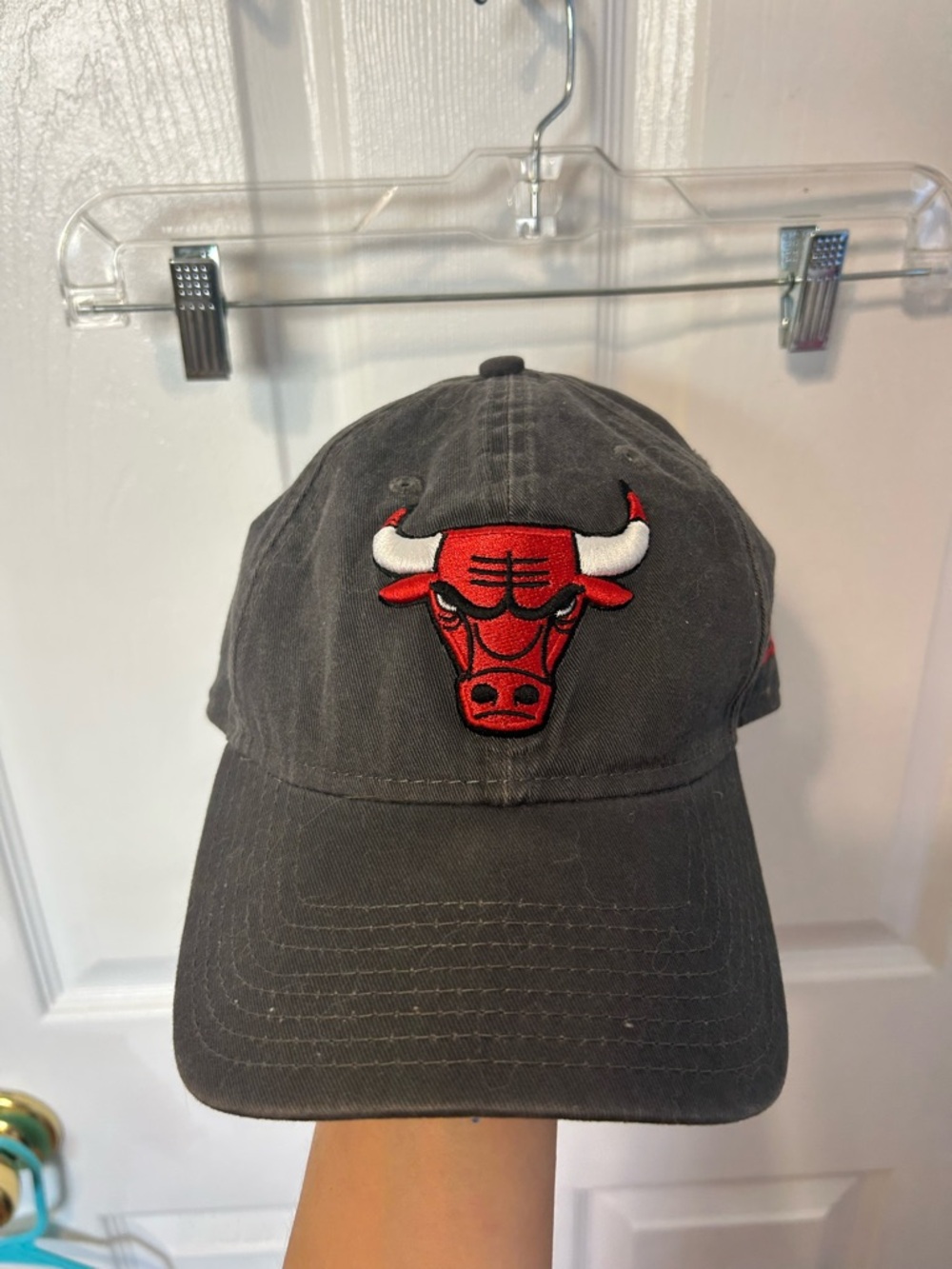 Chicago Bulls 9TWENTY Adjustable Embroidered Logo Baseball Cap - Black/Red